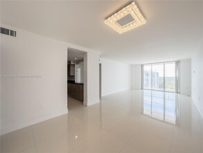 2801 NE 183rd St, Unit AVENTURA NICE VIEW SPECIA in Aventura, FL - Building Photo - Building Photo