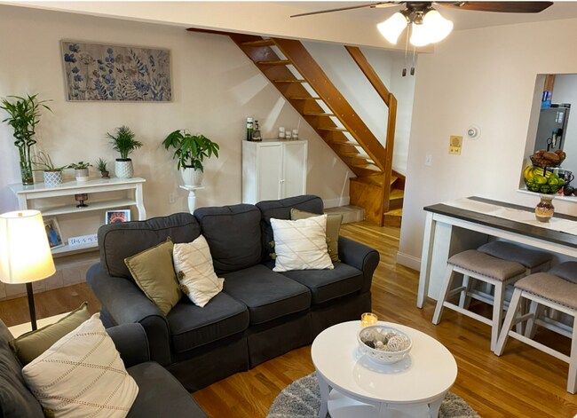 470 E 3rd St, Unit 1 in Boston, MA - Building Photo - Building Photo