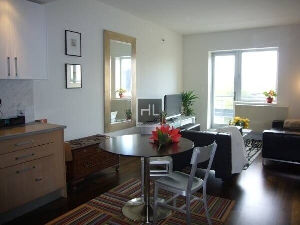 100 Maspeth Ave in Brooklyn, NY - Building Photo