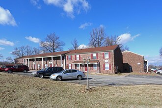 Parkside Manor Apartments in Granite City, IL - Building Photo - Building Photo