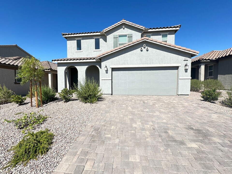 8611 Vermont Vis St in Las Vegas, NV - Building Photo