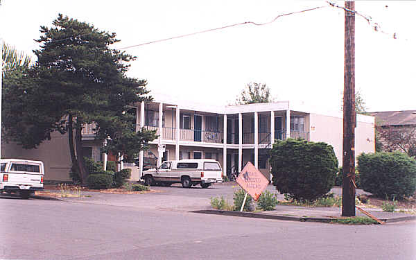 3212 SE Morrison St in Portland, OR - Foto de edificio - Building Photo