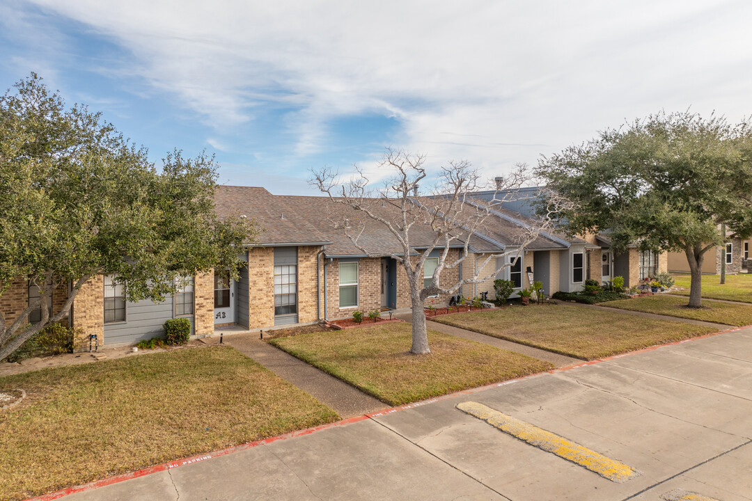 Greenway Townhomes in Corpus Christi, TX - Building Photo