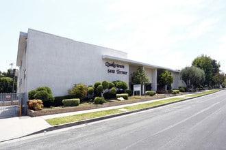 5410 Quakertown Ave in Woodland Hills, CA - Building Photo - Building Photo