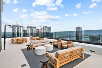 225 N Miami Ave, Unit FL25-ID1461461P in Miami, FL - Building Photo - Building Photo