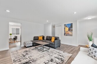 227 Wakefield Ln in Schaumburg, IL - Building Photo - Building Photo