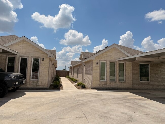 5905 Nightingale, Unit 1 in Mission, TX - Building Photo - Building Photo