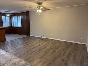 1478 Apache Dr in Montgomery, TX - Foto de edificio - Building Photo