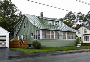 96 Summer St in Waterville, ME - Building Photo