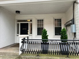 210 W Chestnut St in Lancaster, PA - Building Photo