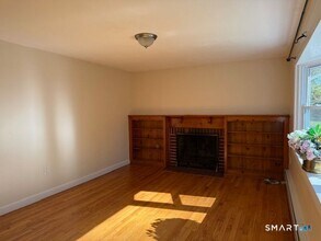 62 Brookdale Ave in Newington, CT - Building Photo - Building Photo