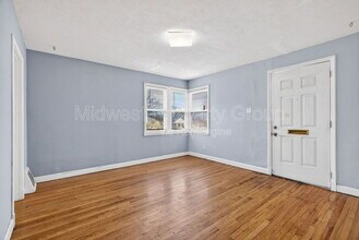 7711 Brocton Ct in St. Louis, MO - Building Photo - Building Photo