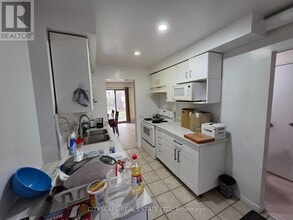 63 Wiggens Ct in Toronto, ON - Building Photo - Building Photo