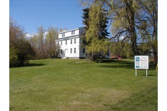 30 Littlefield Rd in Wells, ME - Foto de edificio - Building Photo