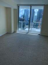 500 Brickell Ave, Unit 2203 in Miami, FL - Building Photo - Building Photo