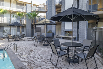 The Loreto Apartments in Phoenix, AZ - Building Photo - Building Photo