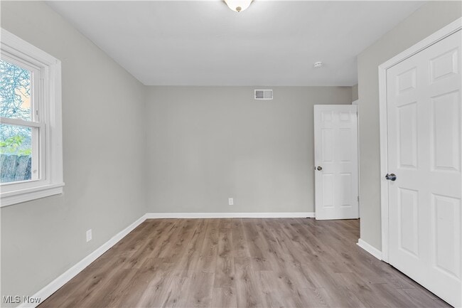 property at 1092 Peerless Ave