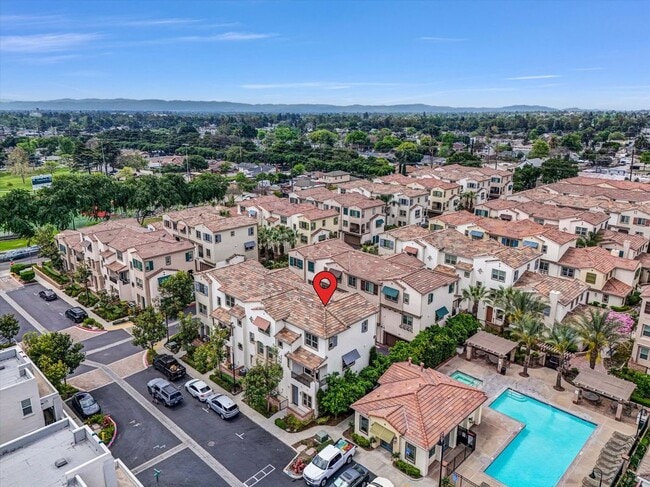 158 Macintosh Way in Upland, CA - Foto de edificio - Building Photo
