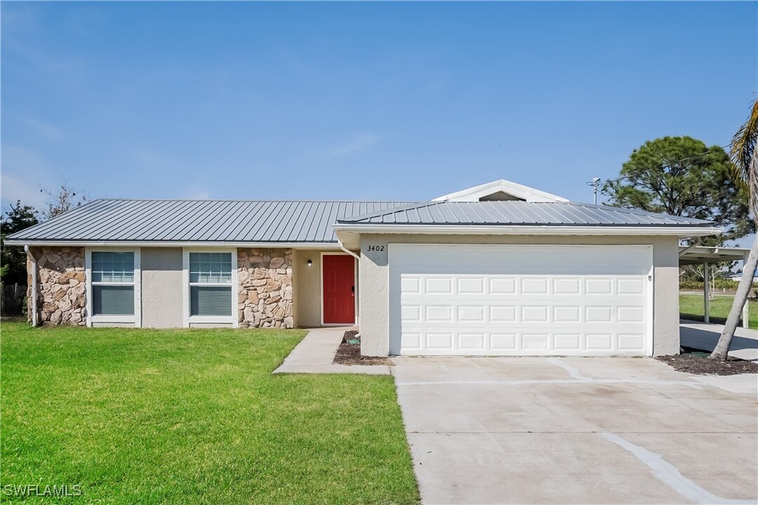 3402 12th St SW in Lehigh Acres, FL - Building Photo
