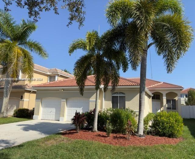 1290 Camellia Ln in Weston, FL - Building Photo