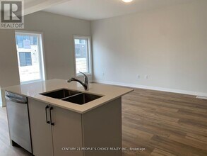 155-155 Equestrian Way in Cambridge, ON - Building Photo - Building Photo