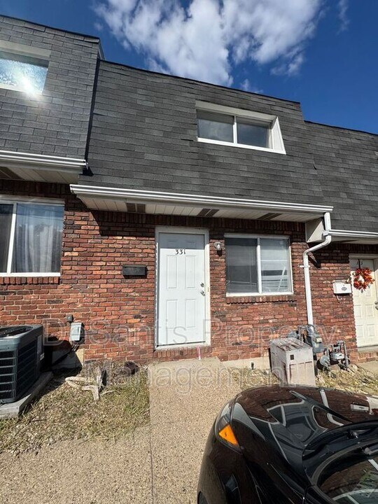 331 Dersam St in McKeesport, PA - Building Photo