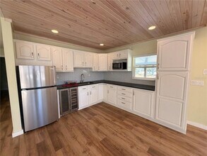 53706 River Trace Rd in Astor, FL - Foto de edificio - Building Photo