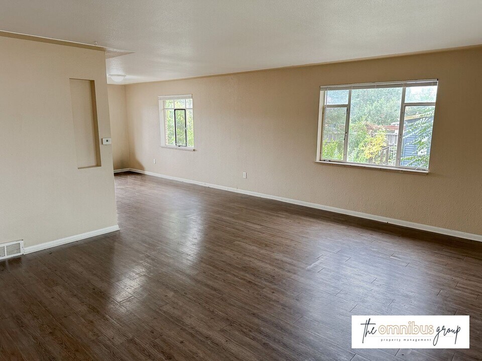 230 Hazel Ct in Denver, CO - Building Photo