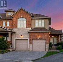 99 Panabaker Dr in Hamilton, ON - Building Photo
