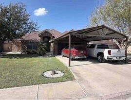 704 S 17th St in Hidalgo, TX - Building Photo
