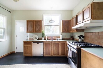 2015 NW 21st Ave in Portland, OR - Building Photo - Building Photo