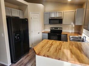 5513 Aspenwood Ave in Caldwell, ID - Building Photo - Building Photo