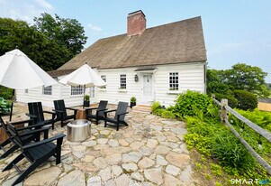 450 Harbor Rd in Fairfield, CT - Building Photo