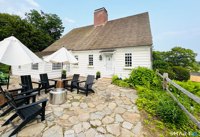 property at 450 Harbor Rd