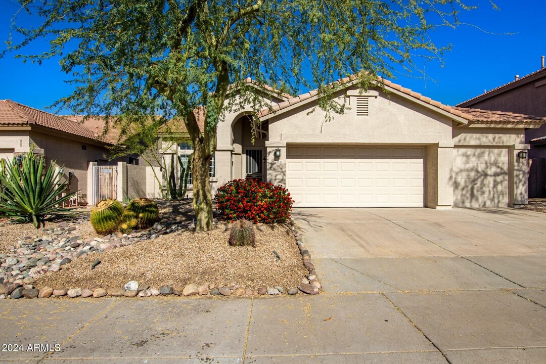 4220 E Maya Way in Cave Creek, AZ - Foto de edificio