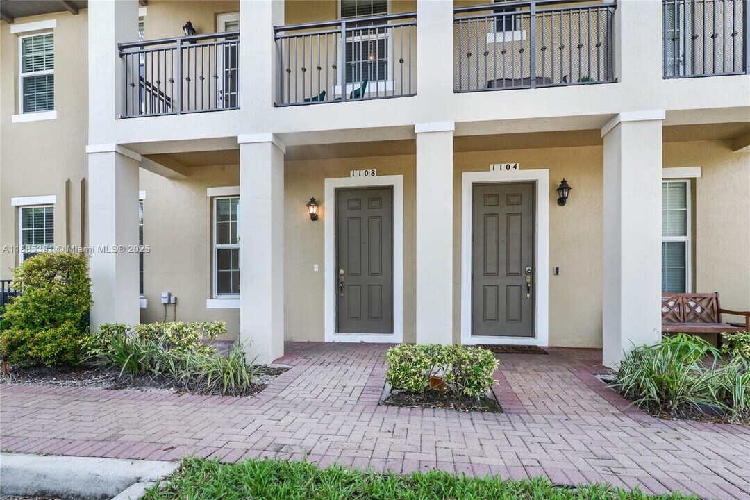 1108 SW 146th Terrace in Pembroke Pines, FL - Building Photo