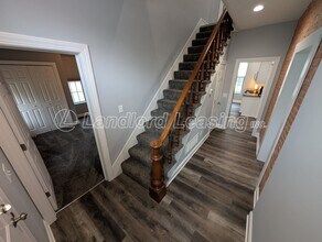 9005 Murray Ridge Rd in Elyria, OH - Building Photo - Building Photo