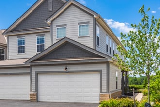 5900 Bluestone Wy in Lewis Center, OH - Foto de edificio - Building Photo