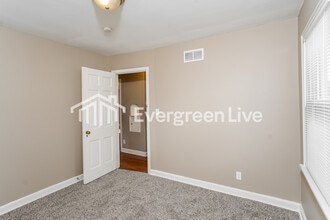 4854 N 73rd St in Milwaukee, WI - Building Photo - Building Photo