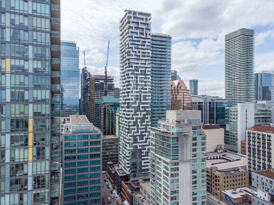 Yonge & Rich Condominiums in Toronto, ON - Building Photo