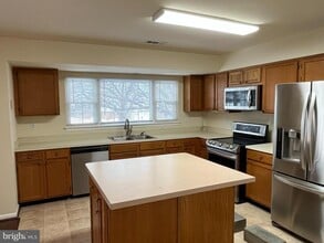 874 Waterford Dr in Frederick, MD - Building Photo - Building Photo