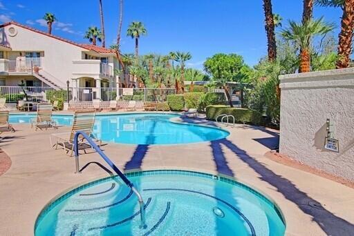 500 S Farrell Dr in Palm Springs, CA - Building Photo - Building Photo