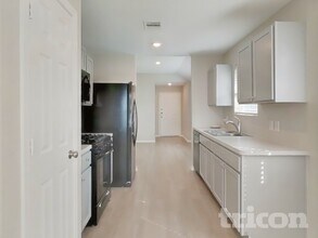 11151 N Lake Mist Ln in Willis, TX - Building Photo - Building Photo