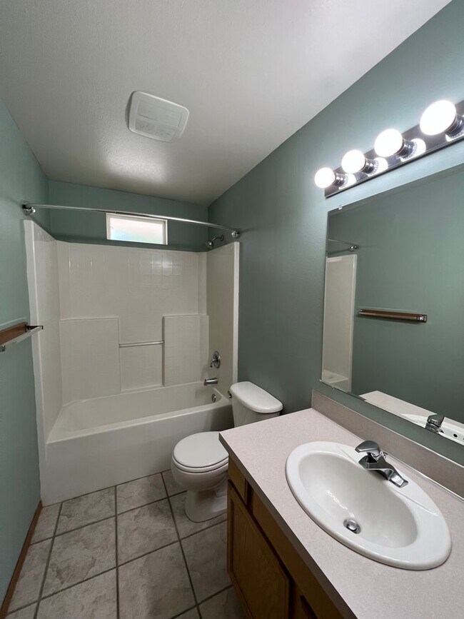3618 Fairbanks Ave in Yakima, WA - Building Photo - Building Photo