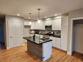 158 Hayden Rowe St in Hopkinton, MA - Building Photo - Building Photo