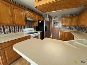 1530 Eastridge Pkwy in Seguin, TX - Building Photo - Building Photo