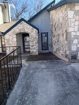 8510 Stonebridge in San Antonio, TX - Building Photo