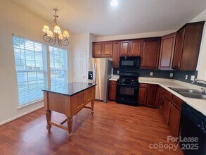 15610 King Louis Ct in Charlotte, NC - Building Photo - Building Photo