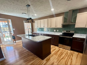 2120 Yellowbrick Rd in Fayetteville, NC - Foto de edificio - Building Photo