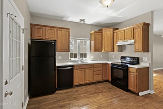75 Edgecomb St in Albany, NY - Building Photo - Building Photo